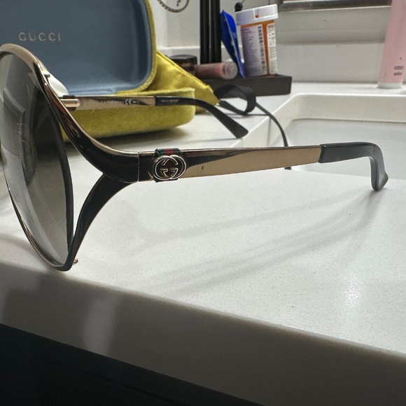 Gucci sunglasses - Picture 2 of 3